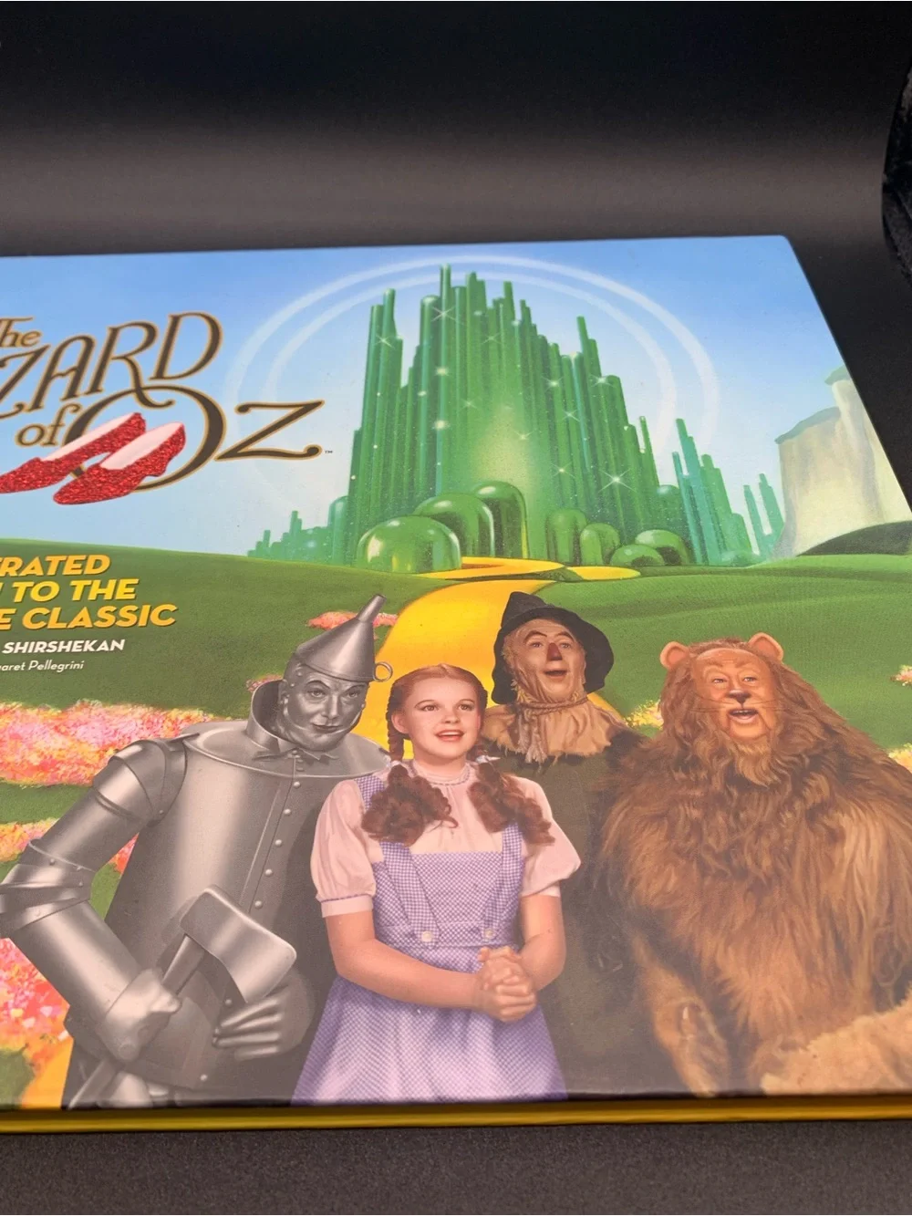 The Wizard of Oz Illustrated Companion 70th Anniversary - Hardcover Cover